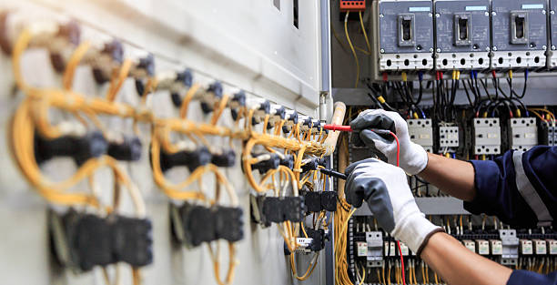 Professional Electrician technician working in Vestavia Hills, AL